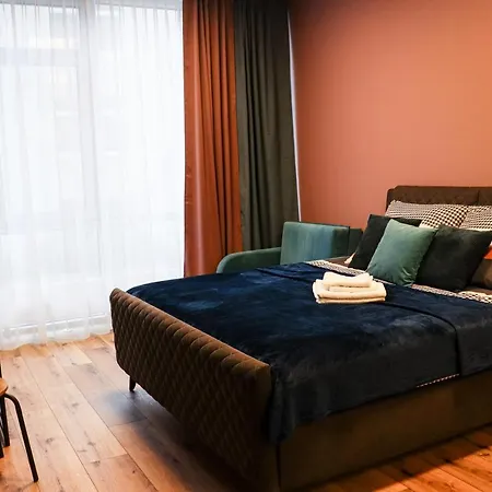 Apart Apartment *