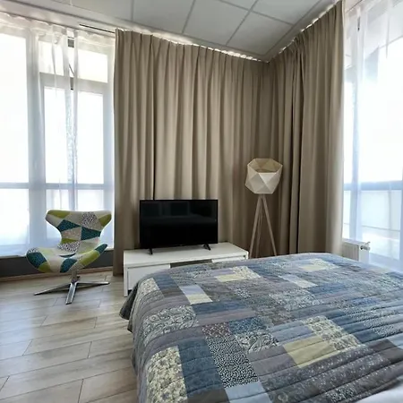 Apart Apartment *